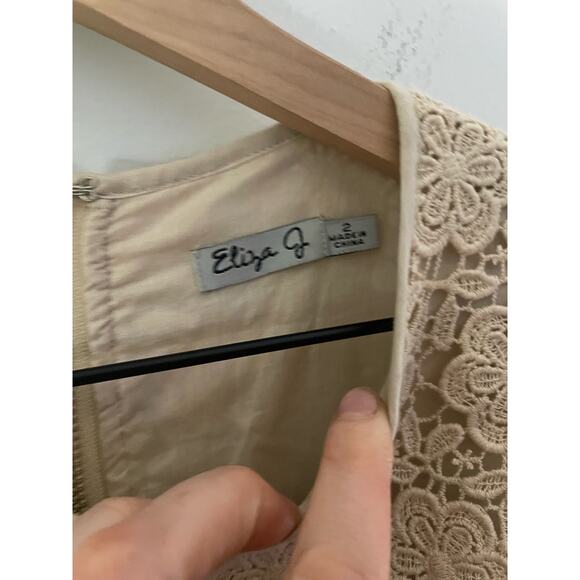 ⭐️ 3/$20 Eliza J Crochet Floral Sheath Dress Size 2 Cream Long Sleeve - Picture 9 of 10